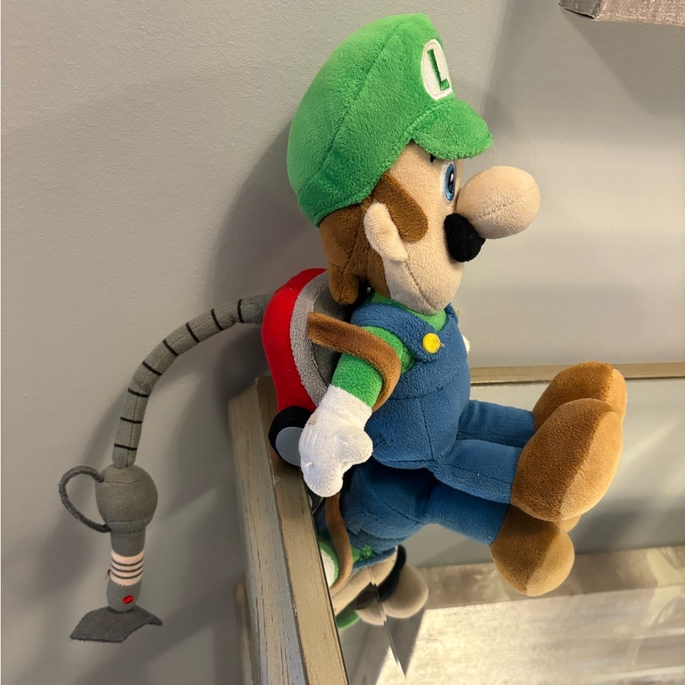 Luigi from Mario brothers plush toy 11” brand new